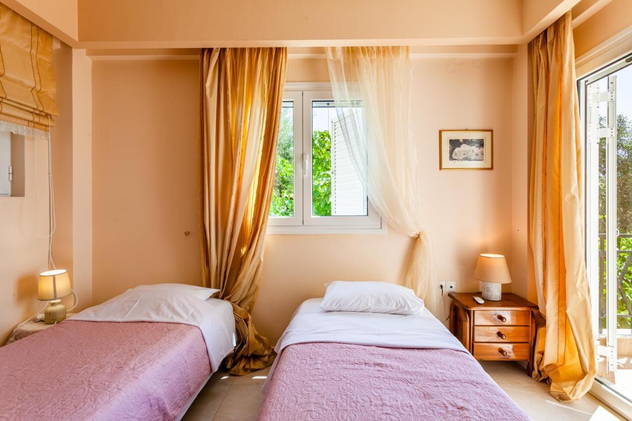 Verga Majestic Sunsets - Elegant & Secluded Retreat Kalamata Dış mekan fotoğraf